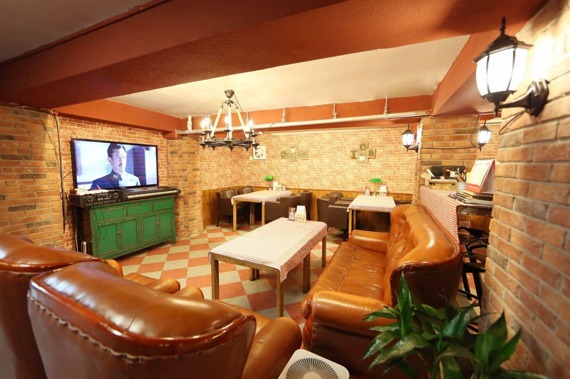 Nostalgia Hotel Beijing- Xidan Buitenkant foto